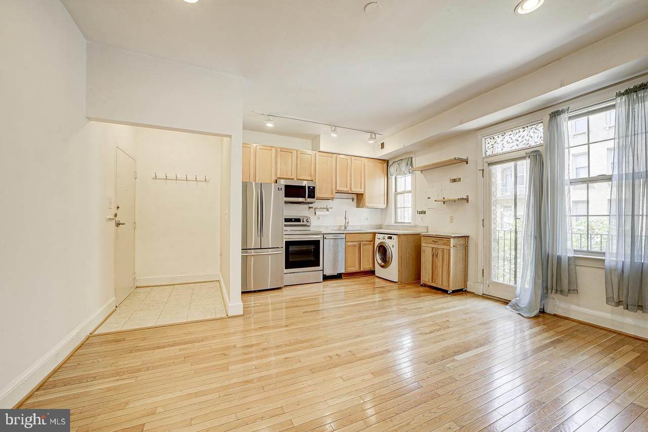 1401 Columbia Road - Photo 1