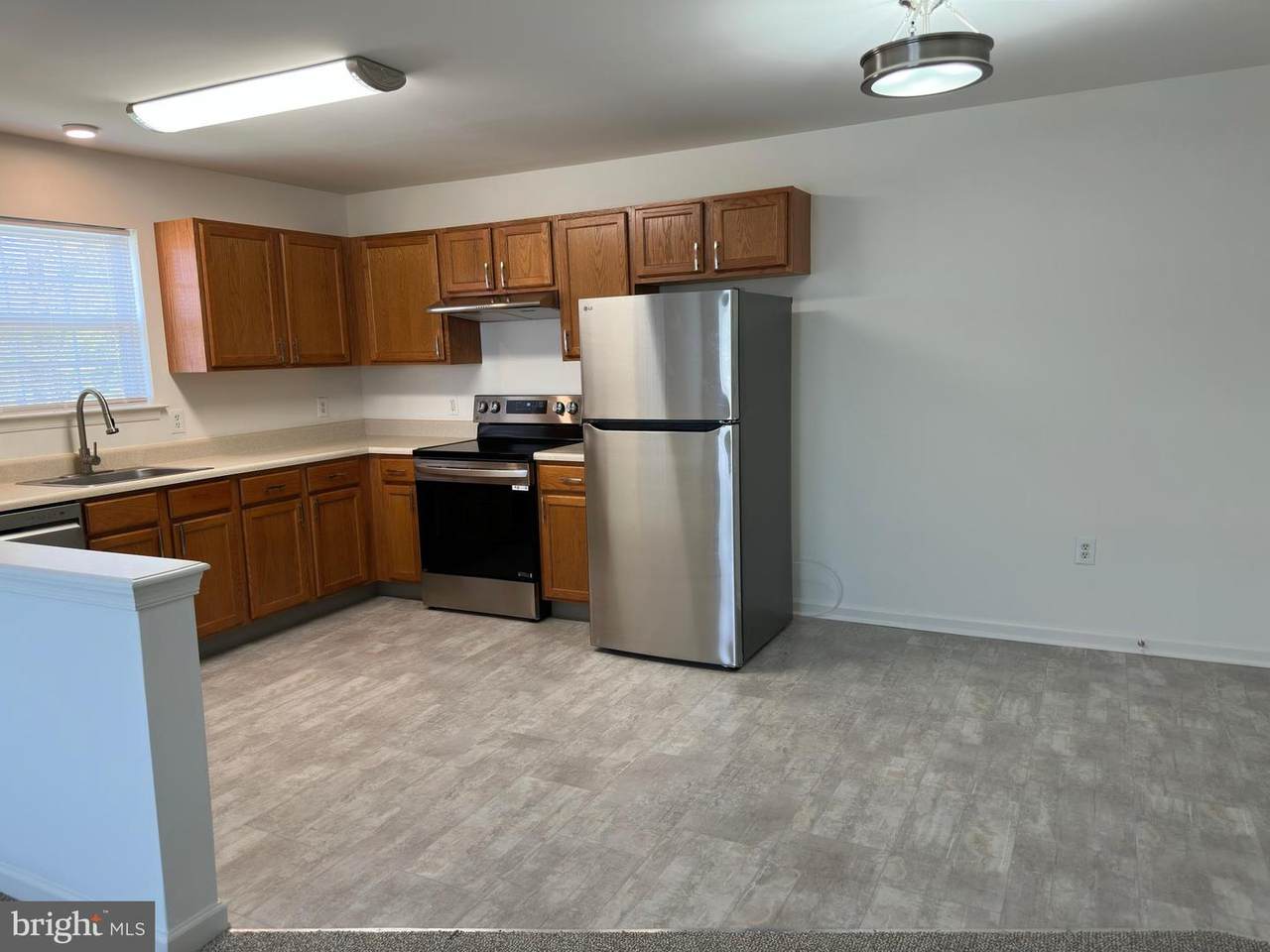 10 Sequoia Drive - Photo 1