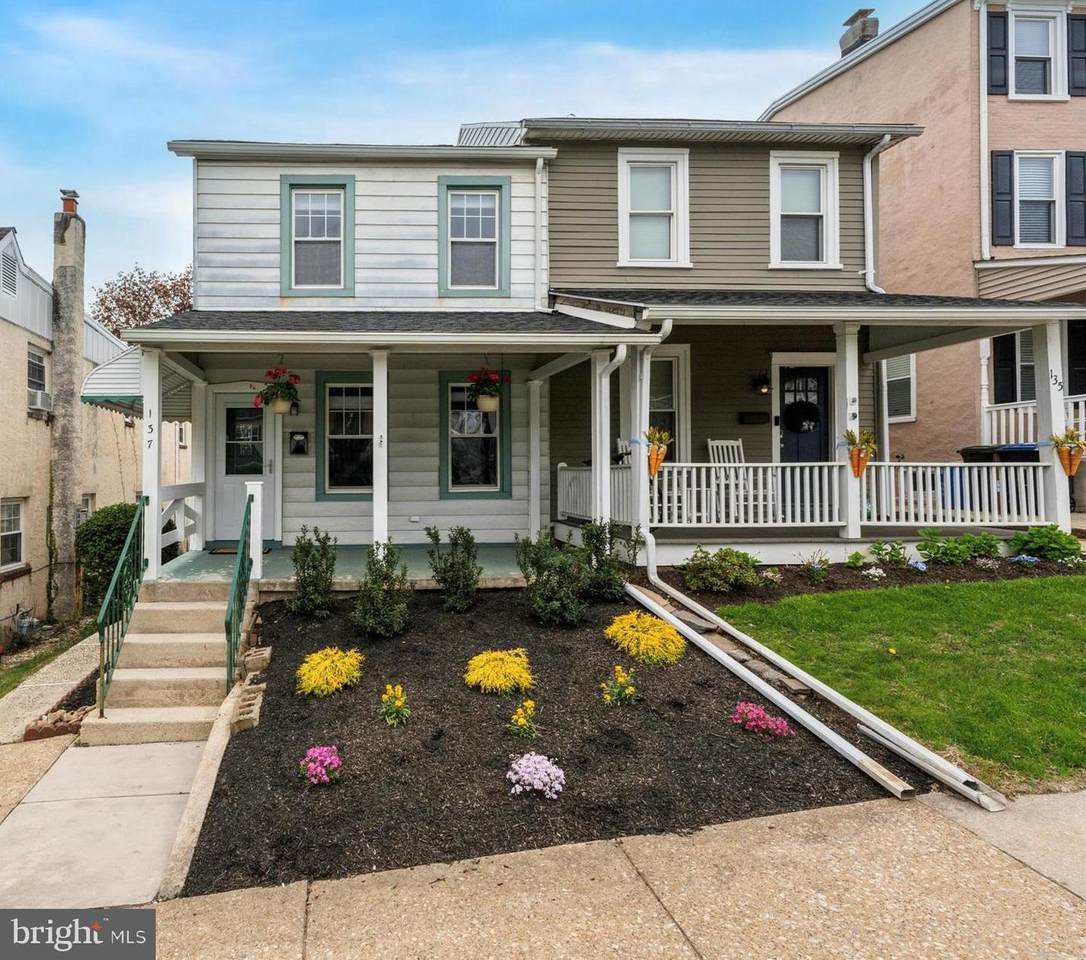 137 9TH Avenue - Photo 1