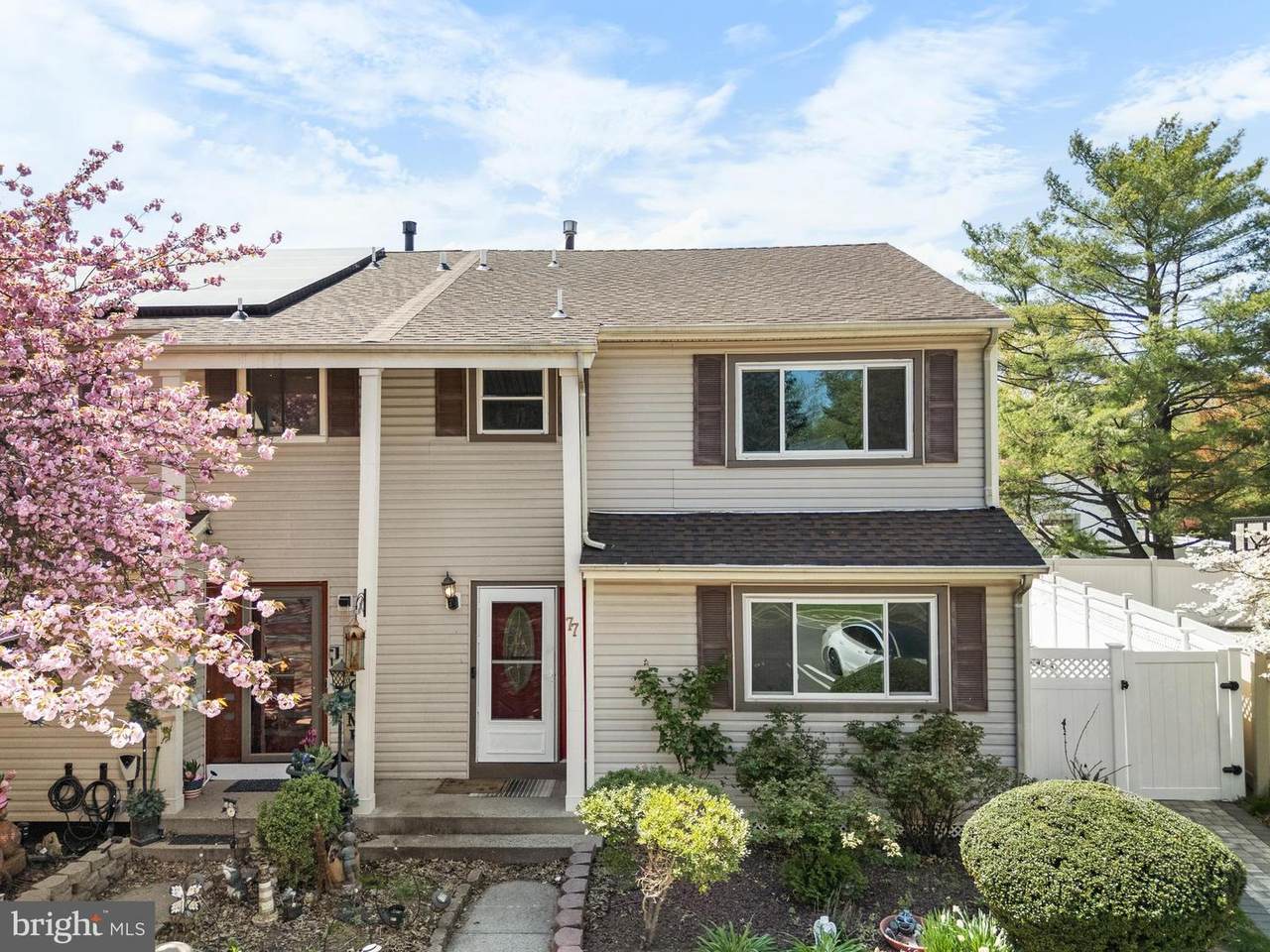 77 Larry Court - Photo 1