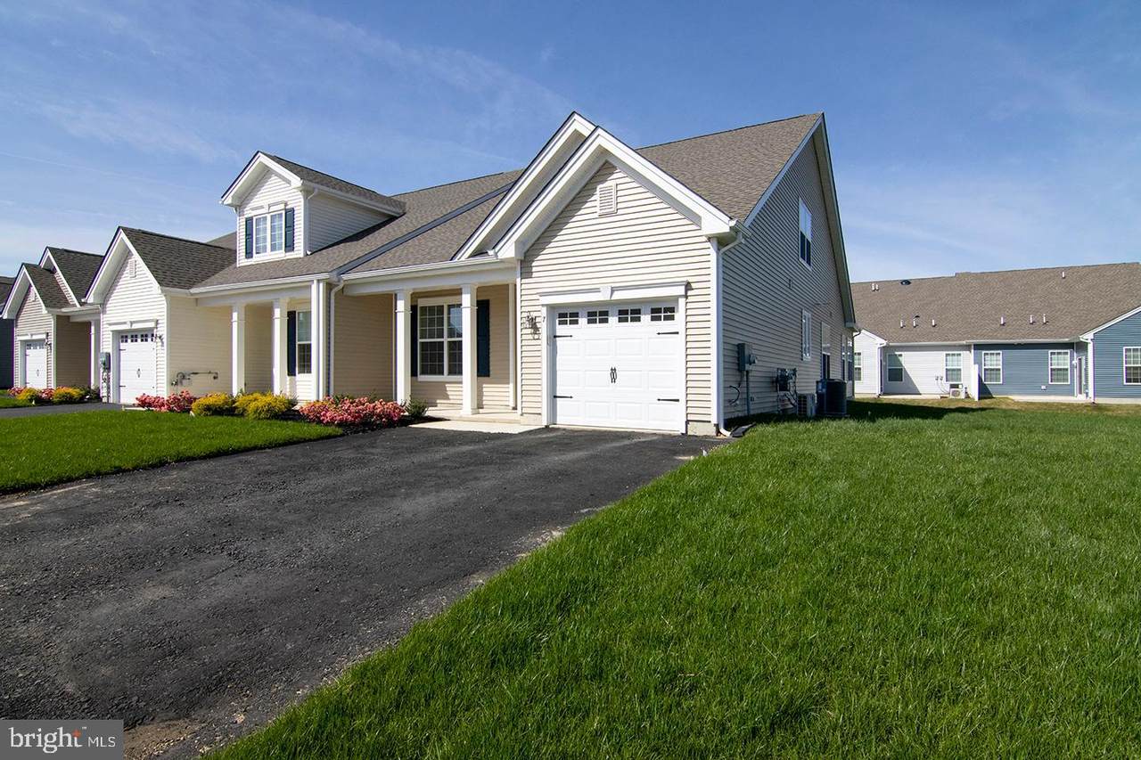 7 Prestwick Lane - Photo 1