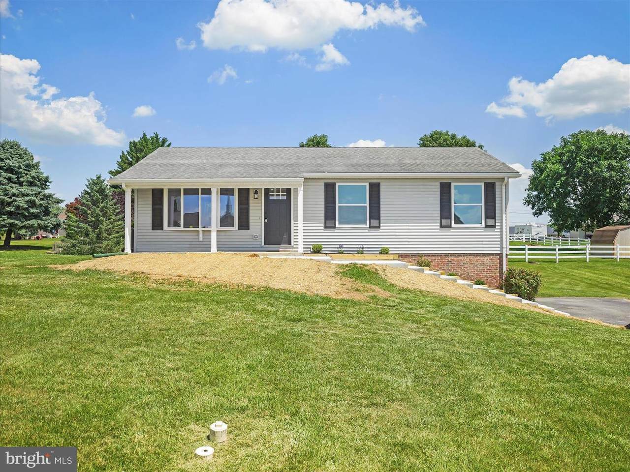 13756 Donovan Dr - Photo 1