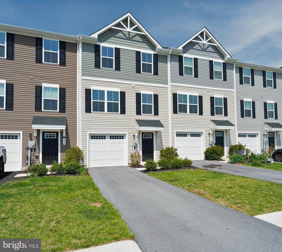230 Rhea Drive - Photo 1
