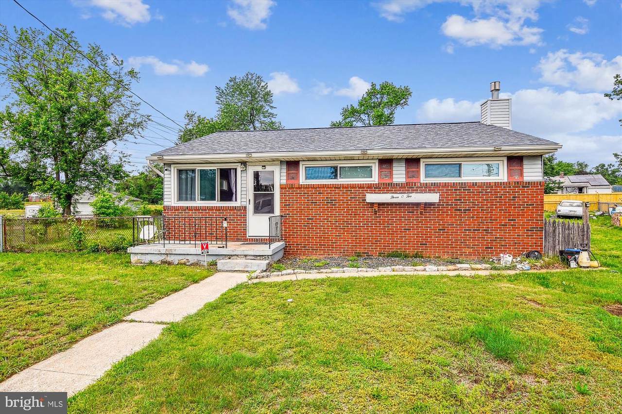 302 Wellham Court - Photo 1