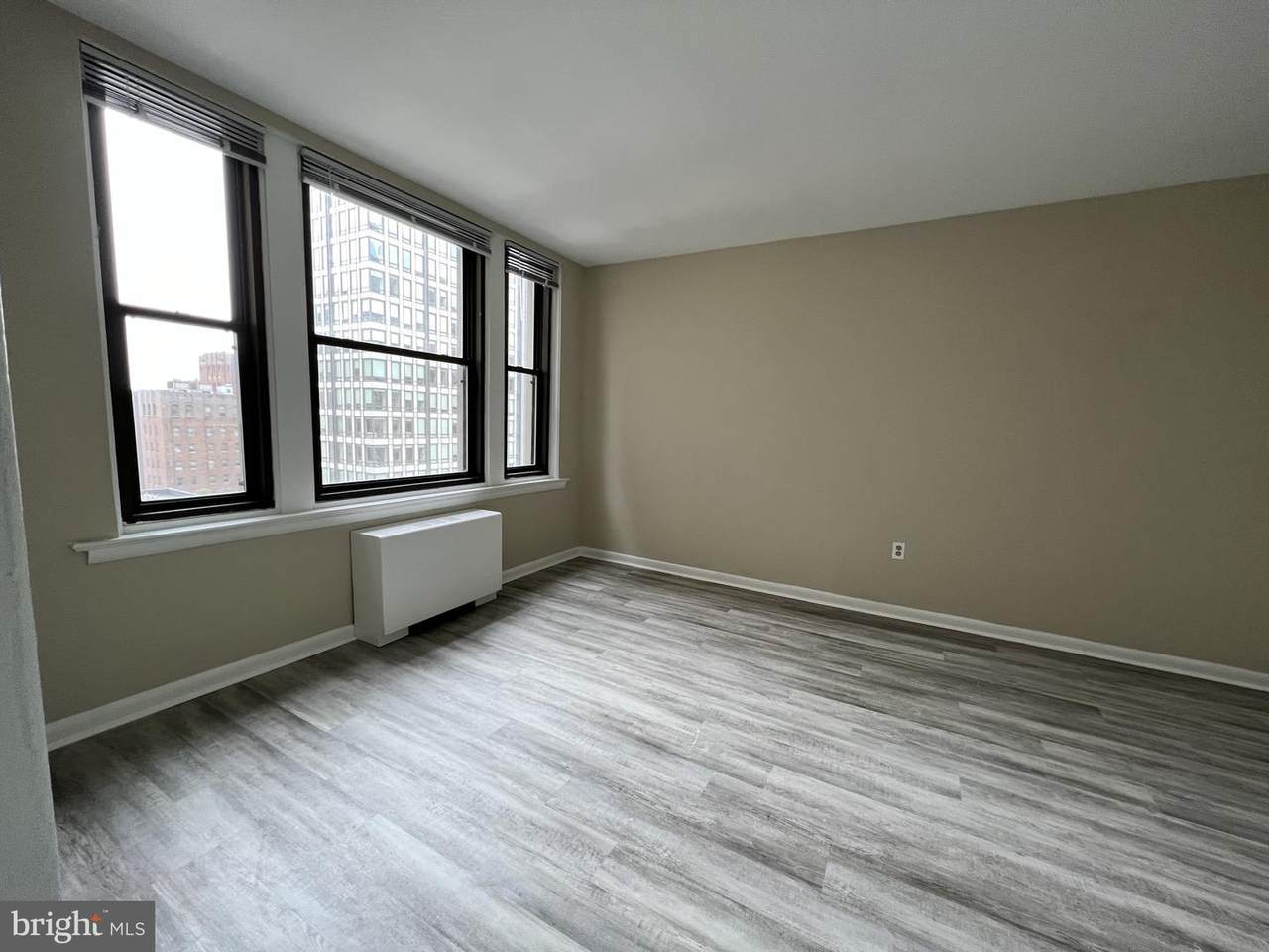 135 19TH Street - Photo 1