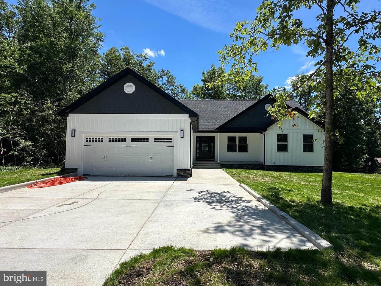 4000 Lakeview Parkway - Photo 1