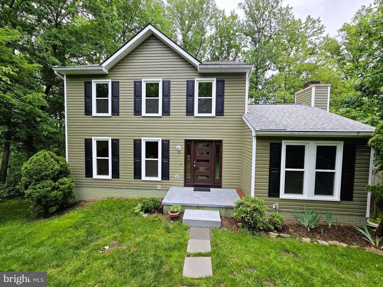 10920 Oakcrest Circle - Photo 1