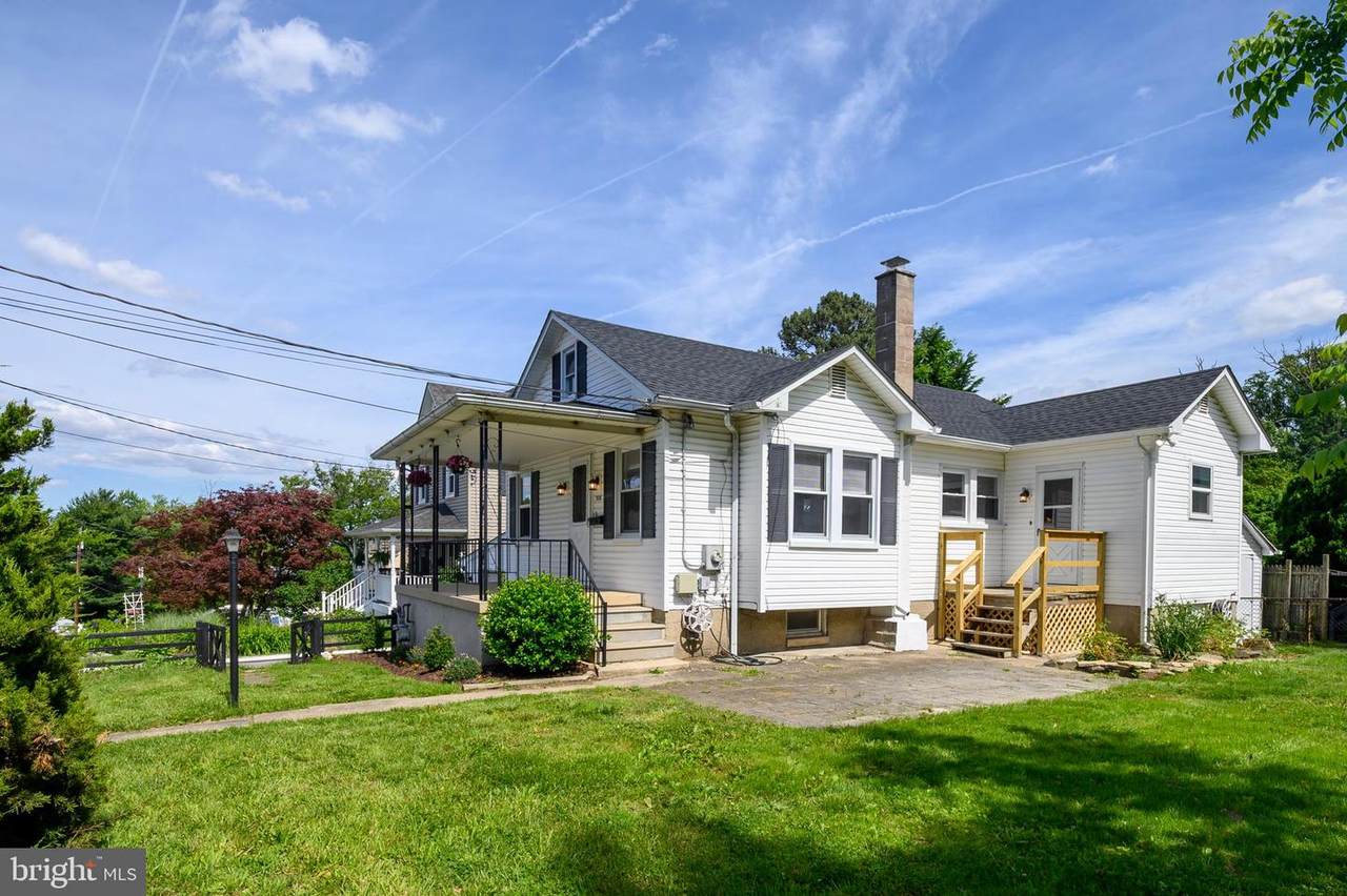 516 Bloomingdale Avenue - Photo 1