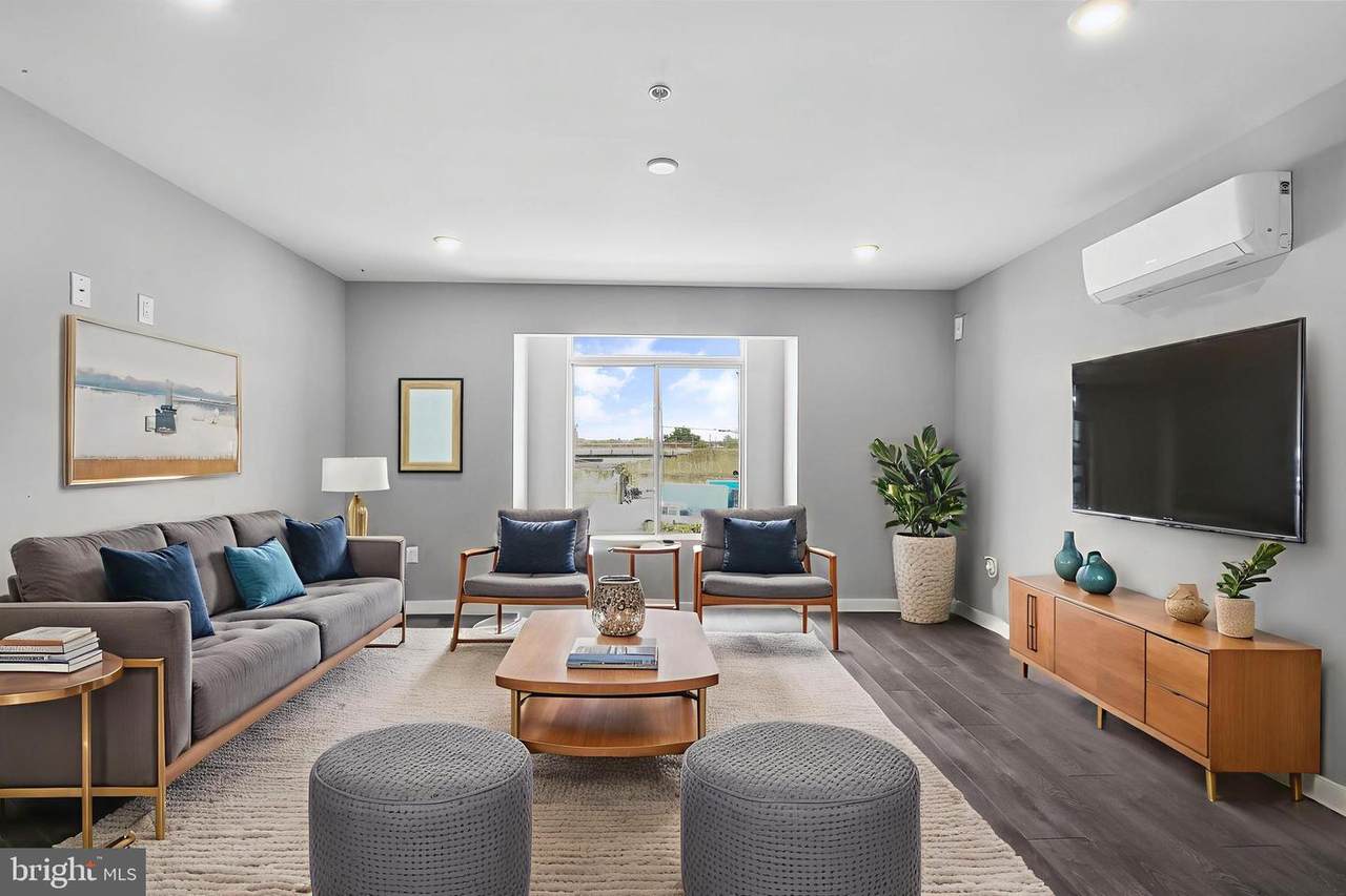 1447 8TH Street - Photo 1
