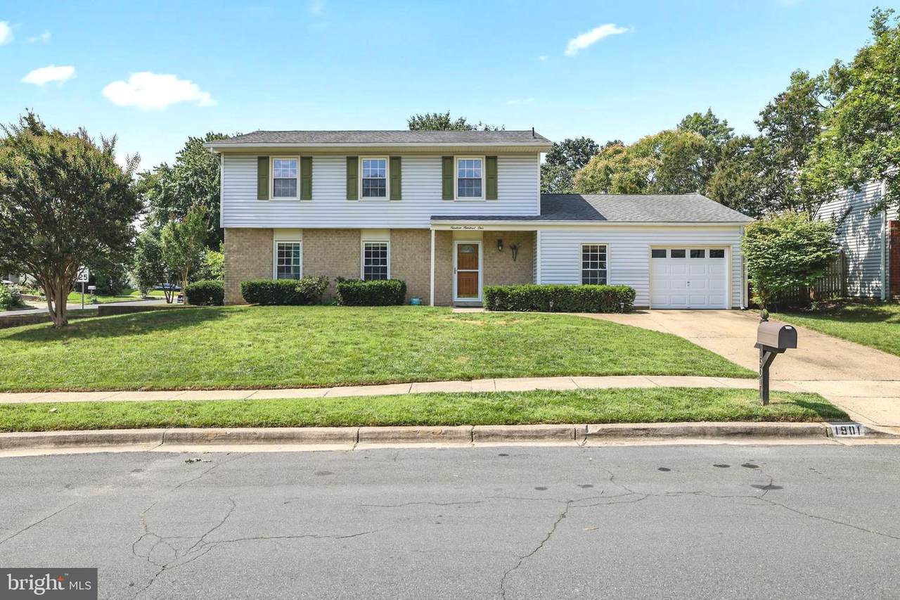1901 Champlain Drive - Photo 1