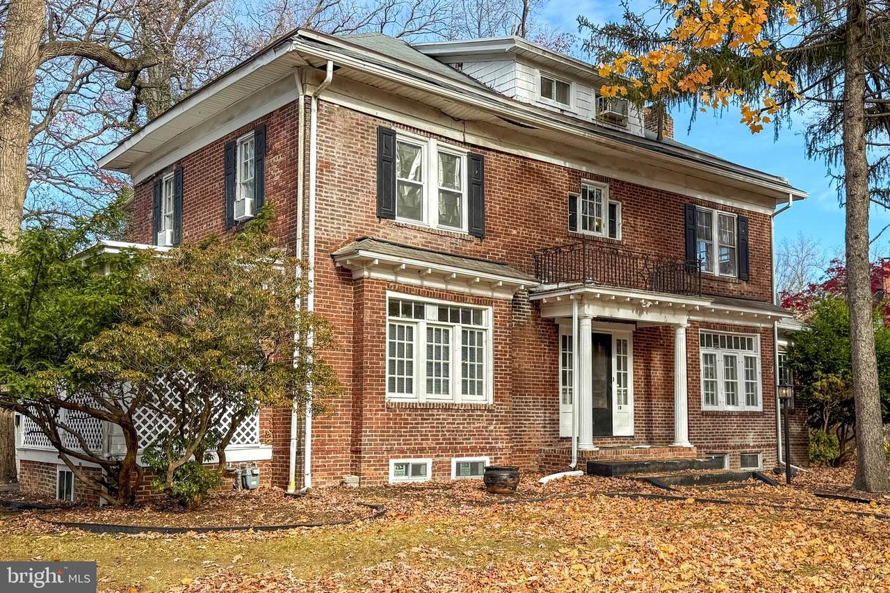 10 Whittier Avenue - Photo 1