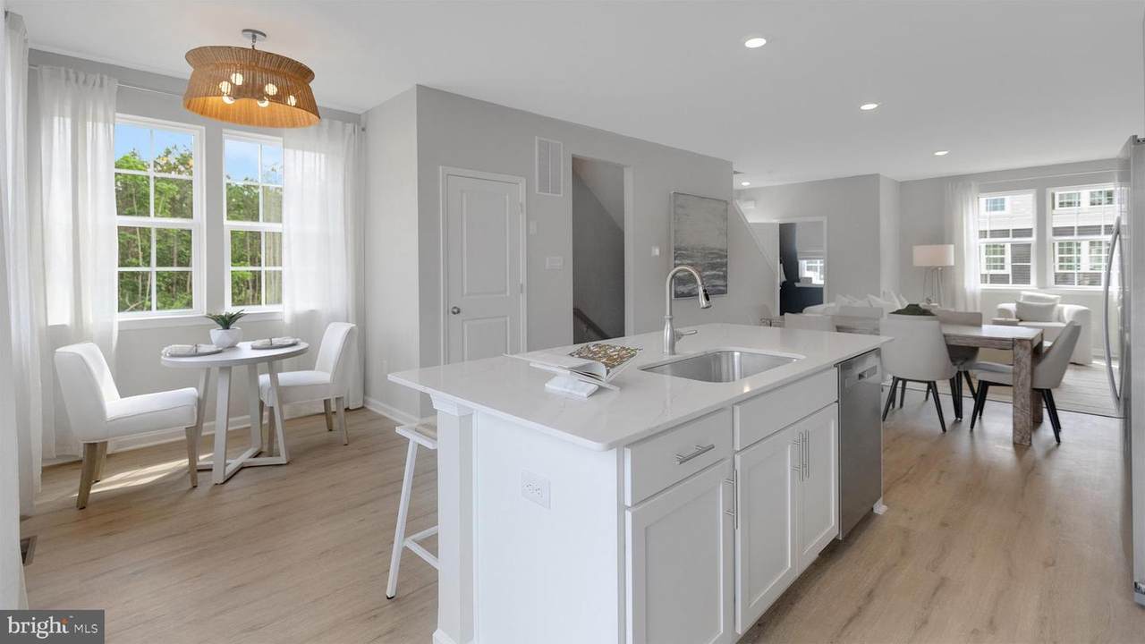 27 Baybreeze Drive - Photo 1