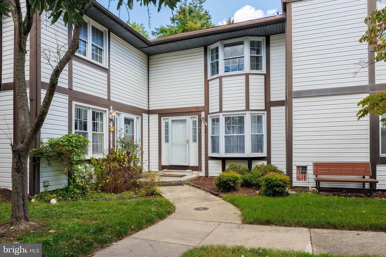 284 Oakwood Village Court - Photo 1