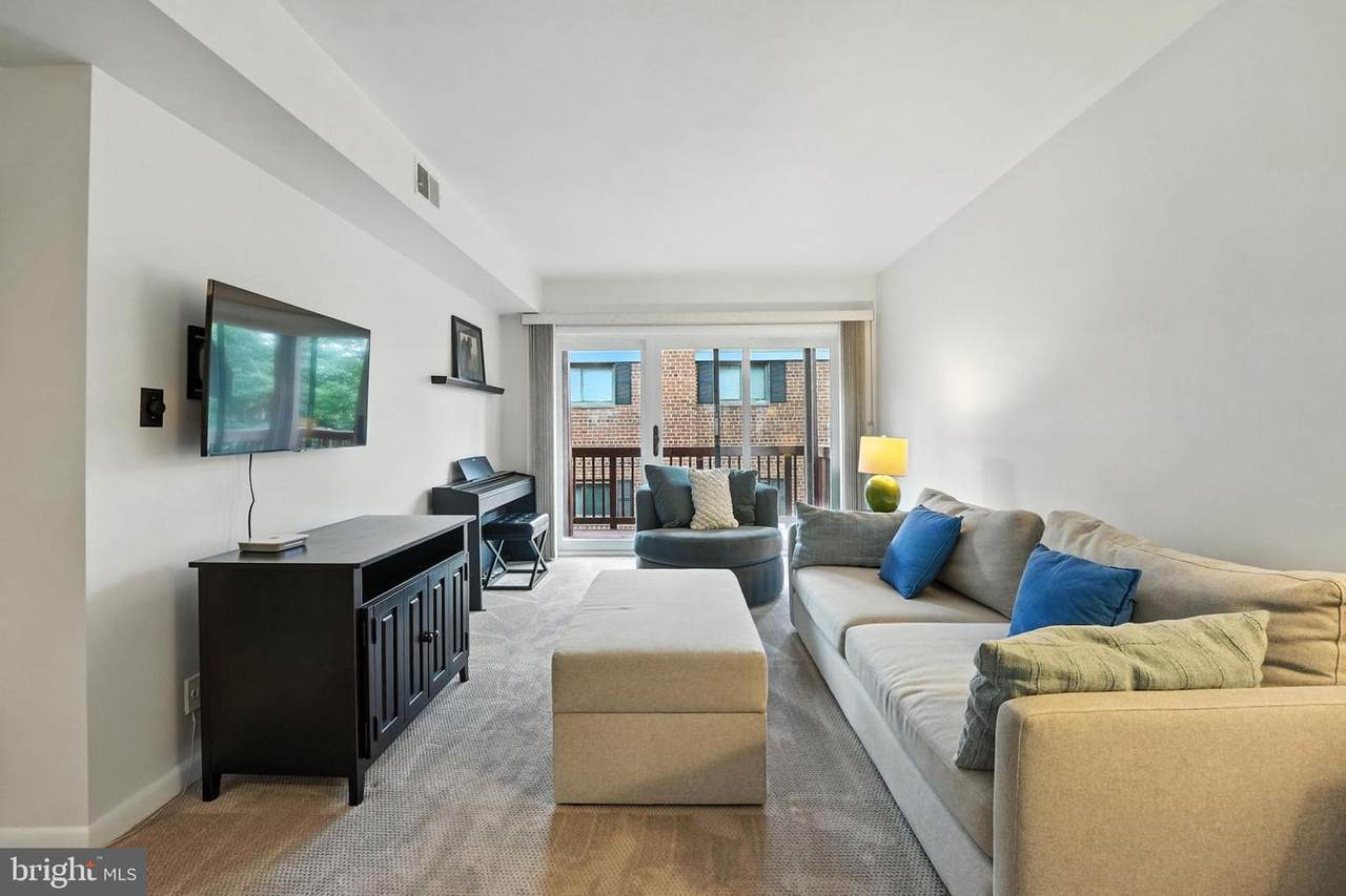 206 Skyhill Road - Photo 1