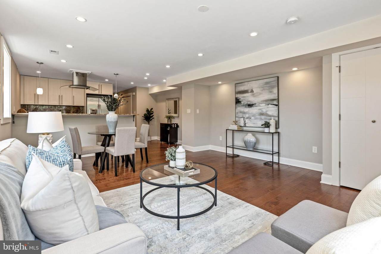 400 21ST Street - Photo 1