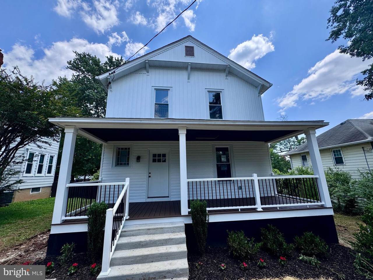 5311 42ND Avenue - Photo 1