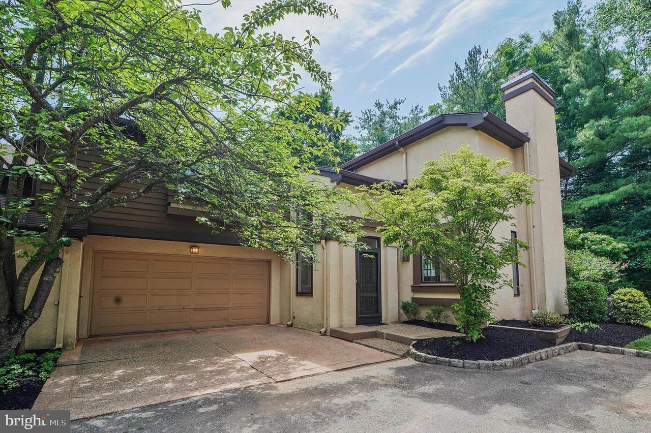 528 Sayre Drive - Photo 1