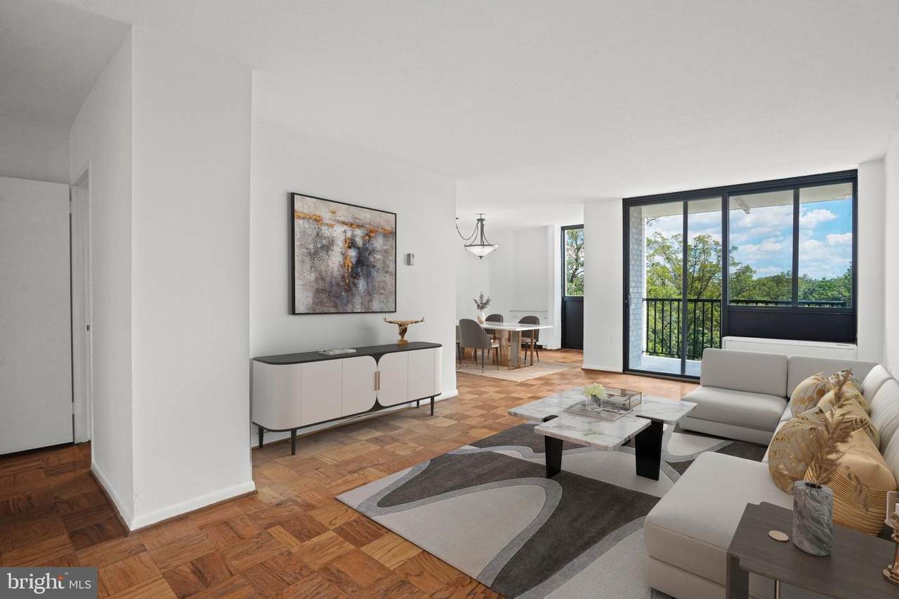 4242 E West - Photo 1