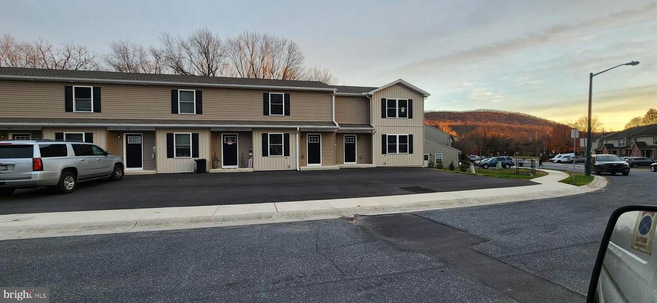 52 Petersburg Lane - Photo 1