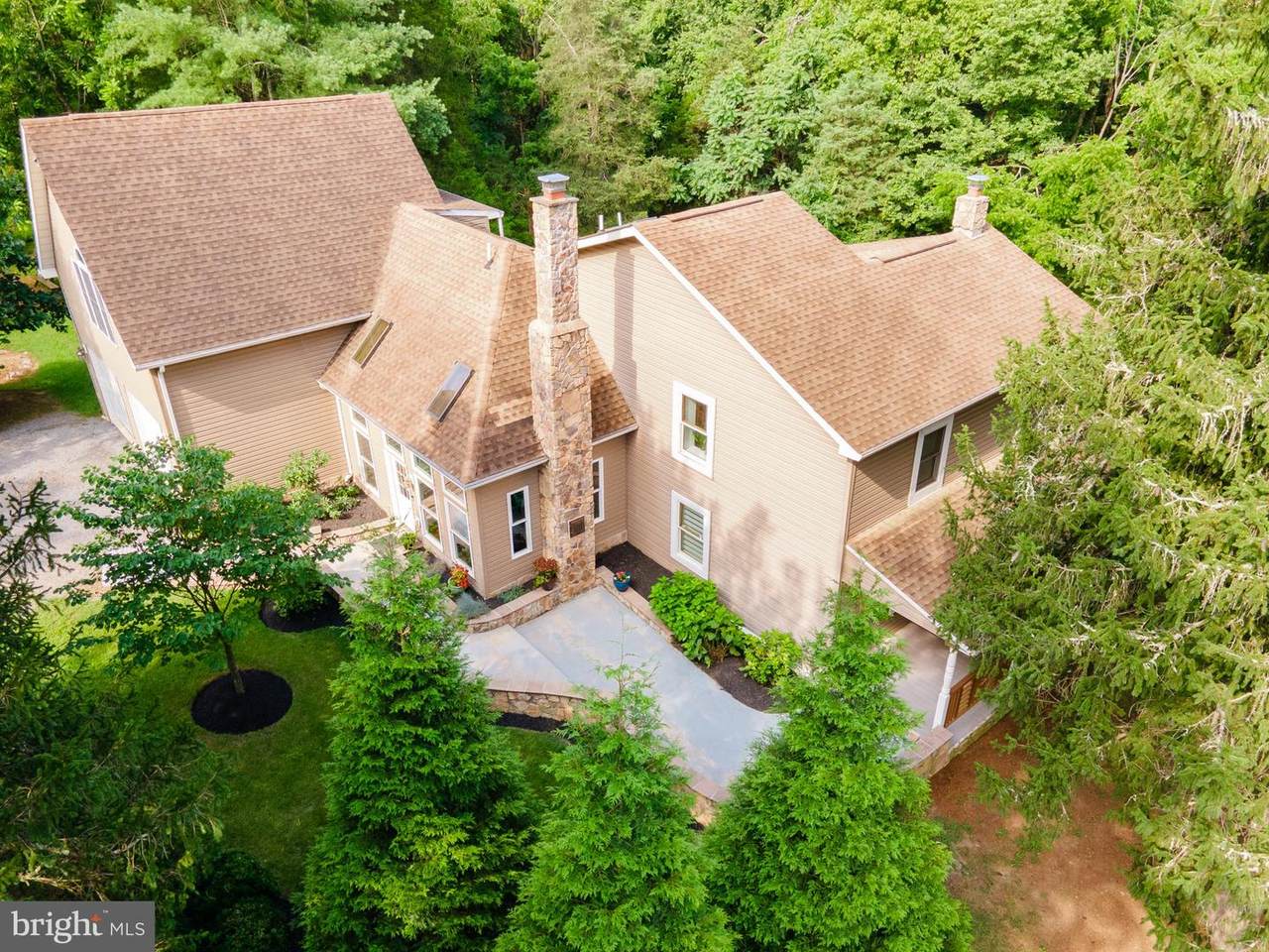 1794 Scrabble Road - Photo 1