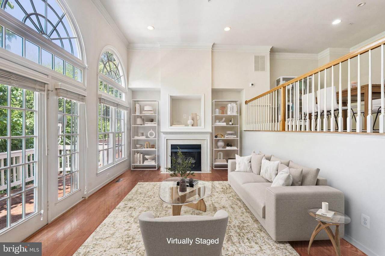 817 Oak Knoll Terrace - Photo 1