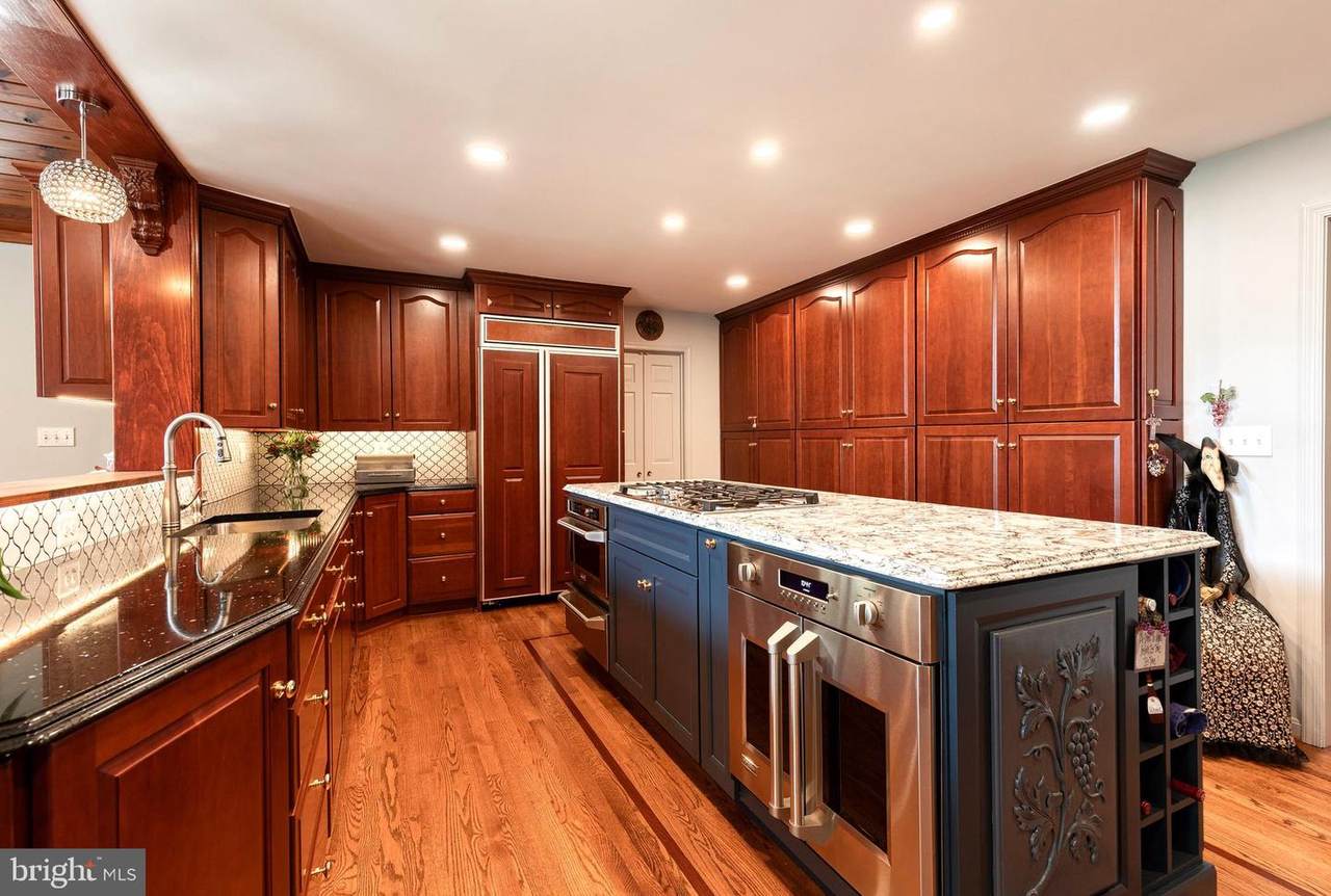 9 Tree Farm Court - Photo 1