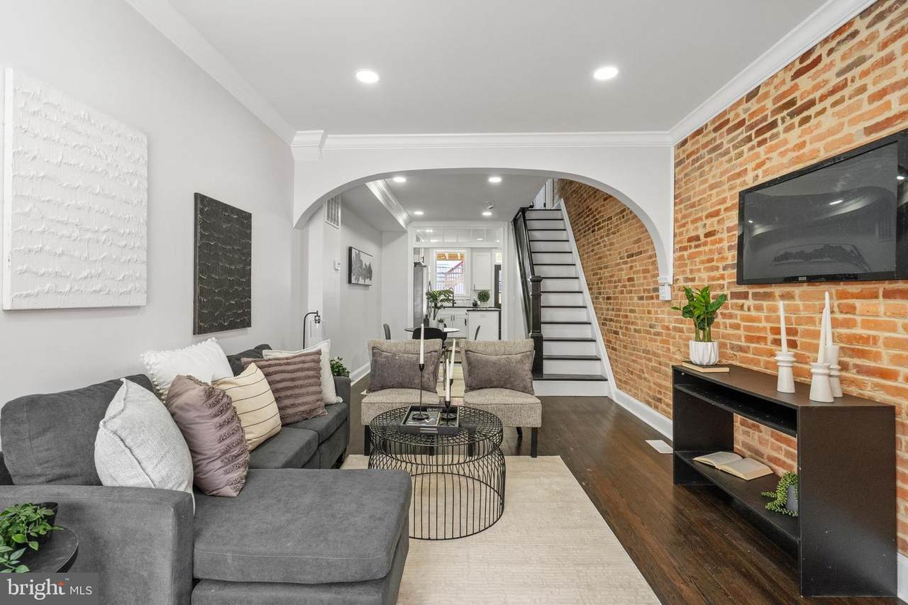 736 Curley Street - Photo 1