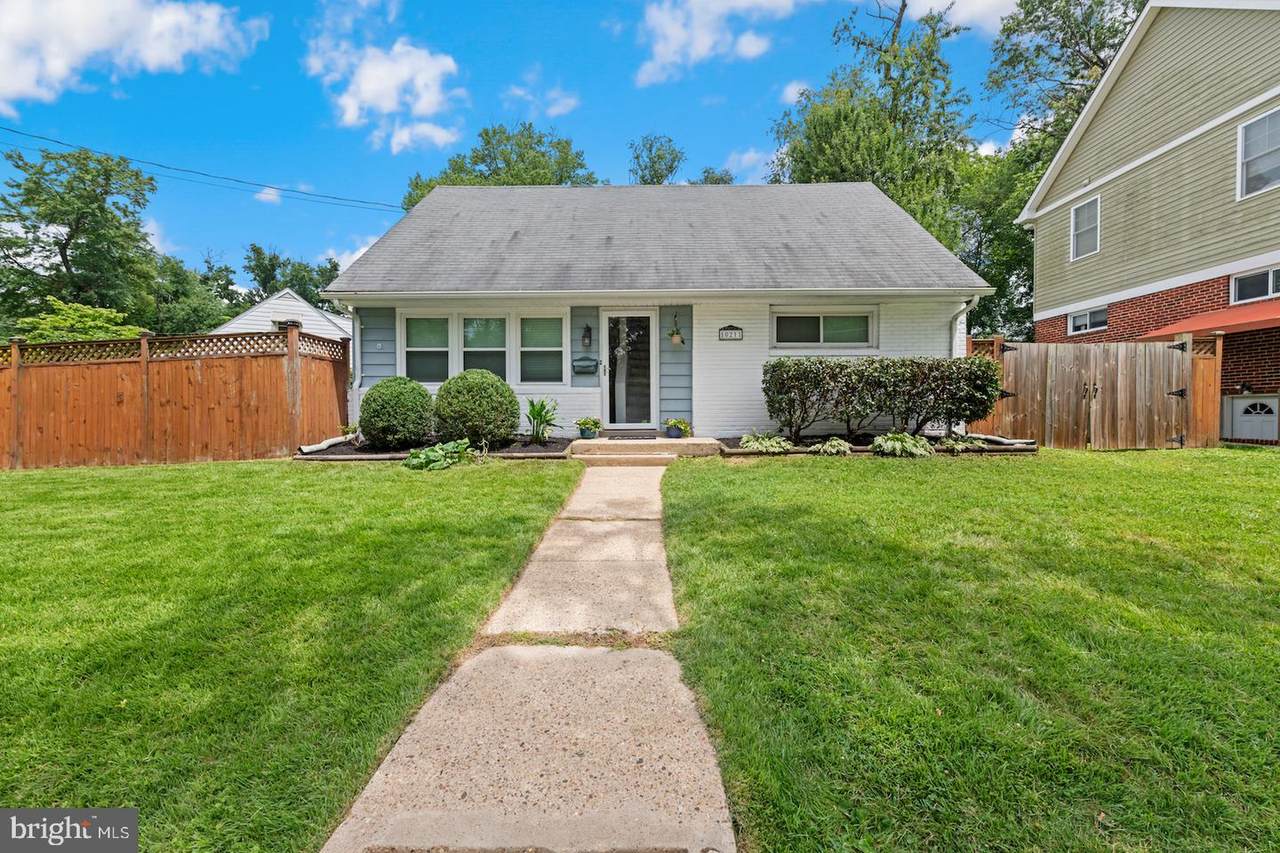 10211 Calumet Drive - Photo 1