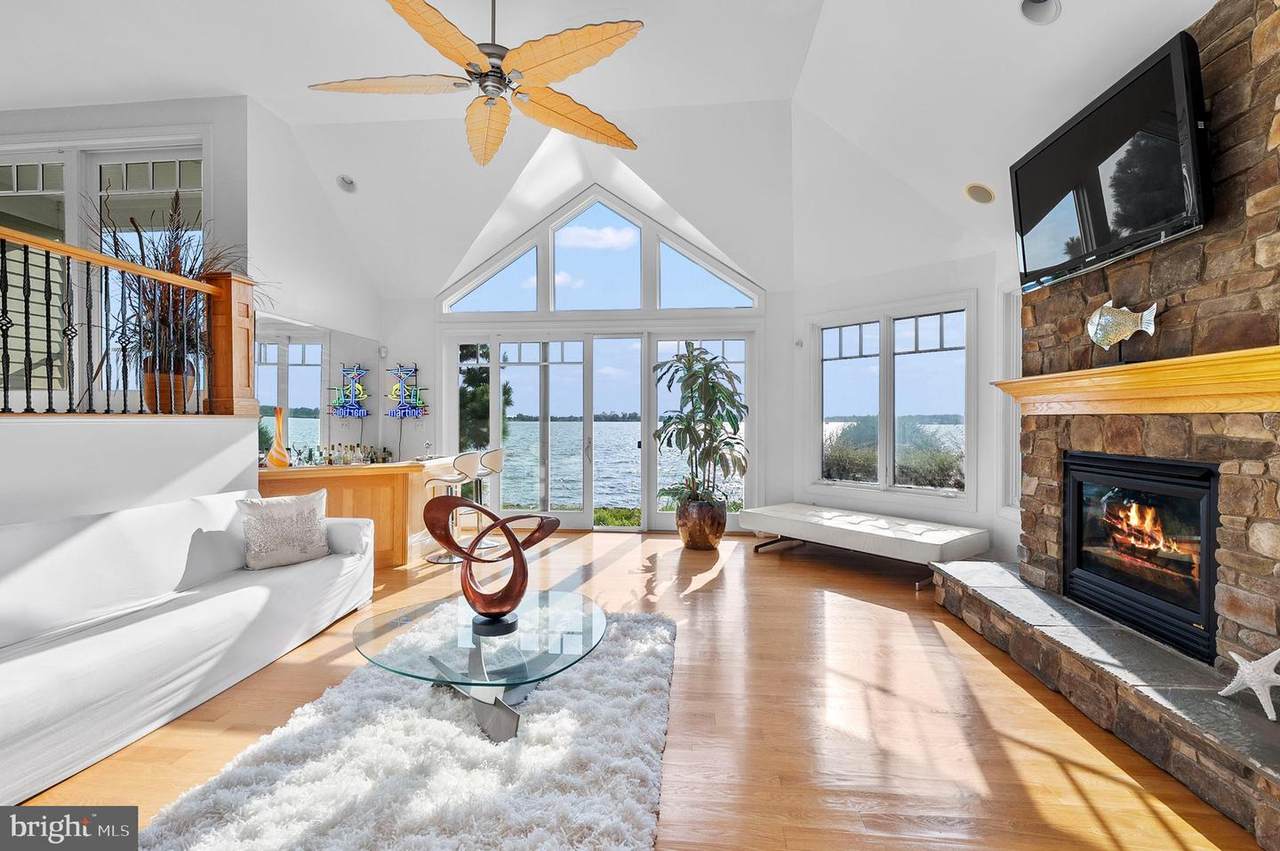 426 Narrows Pointe Drive - Photo 1