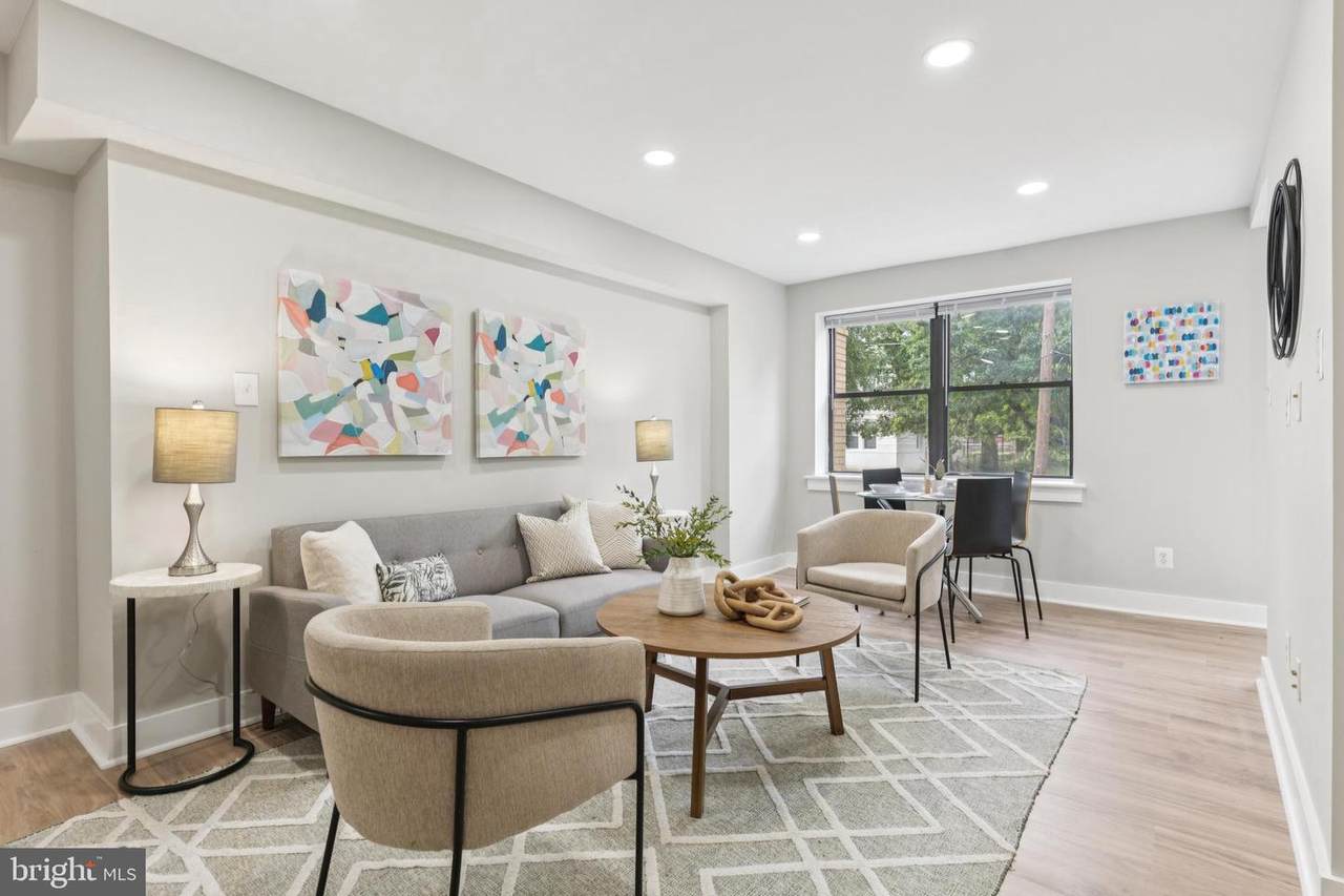 212 Oakwood Street - Photo 1