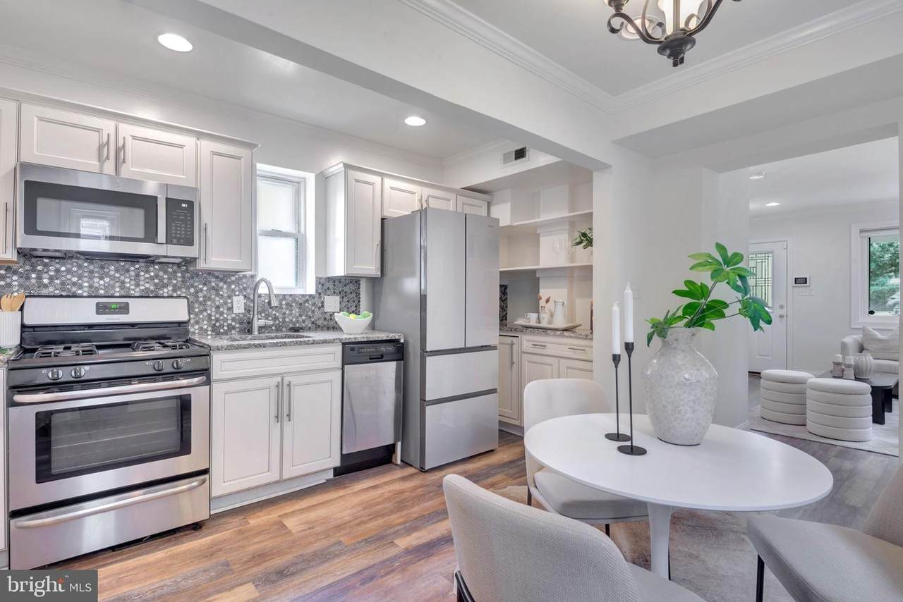 2842 30TH Street - Photo 1