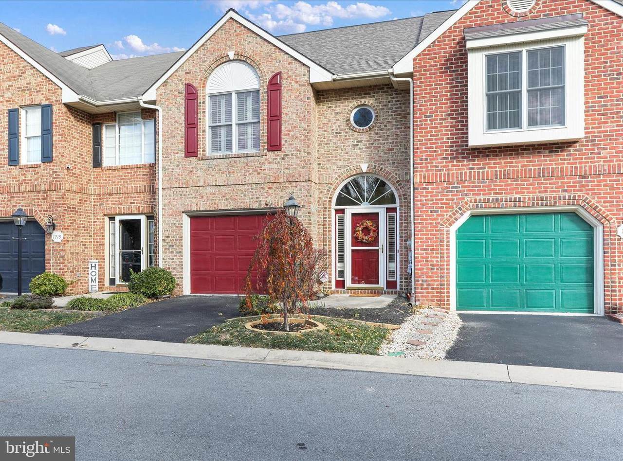 1221 Lindsay Lane - Photo 1