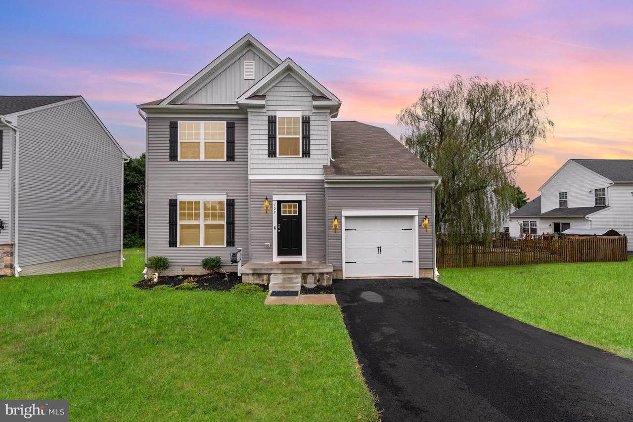 105 Maple Leaf Drive - Photo 1