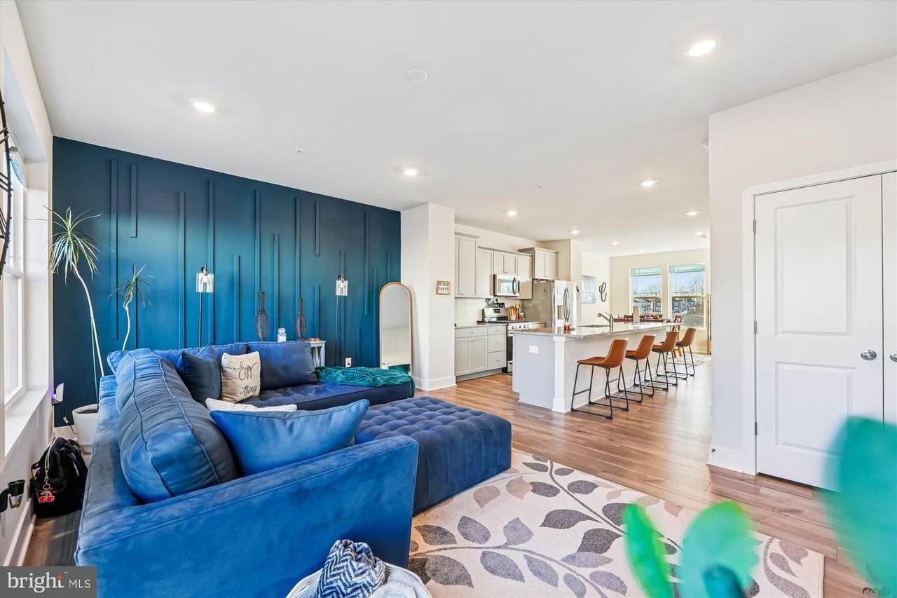 6878 Barrowfield Pl - Photo 1