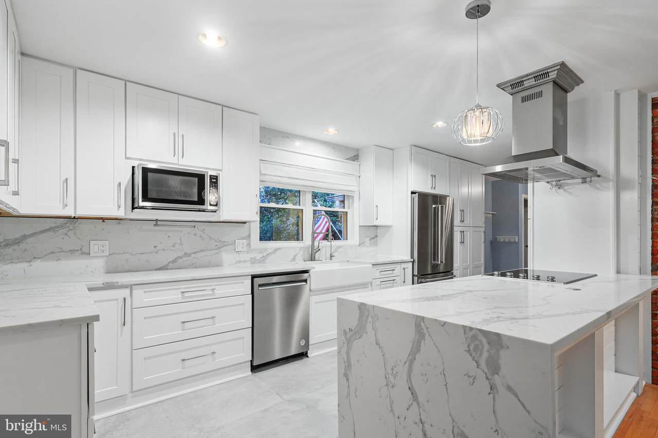 5206 Ninian Avenue - Photo 1