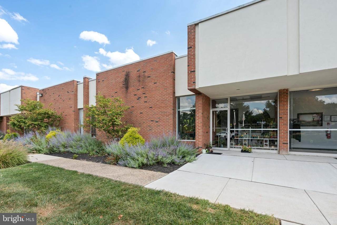 121 Friends Lane - Photo 1