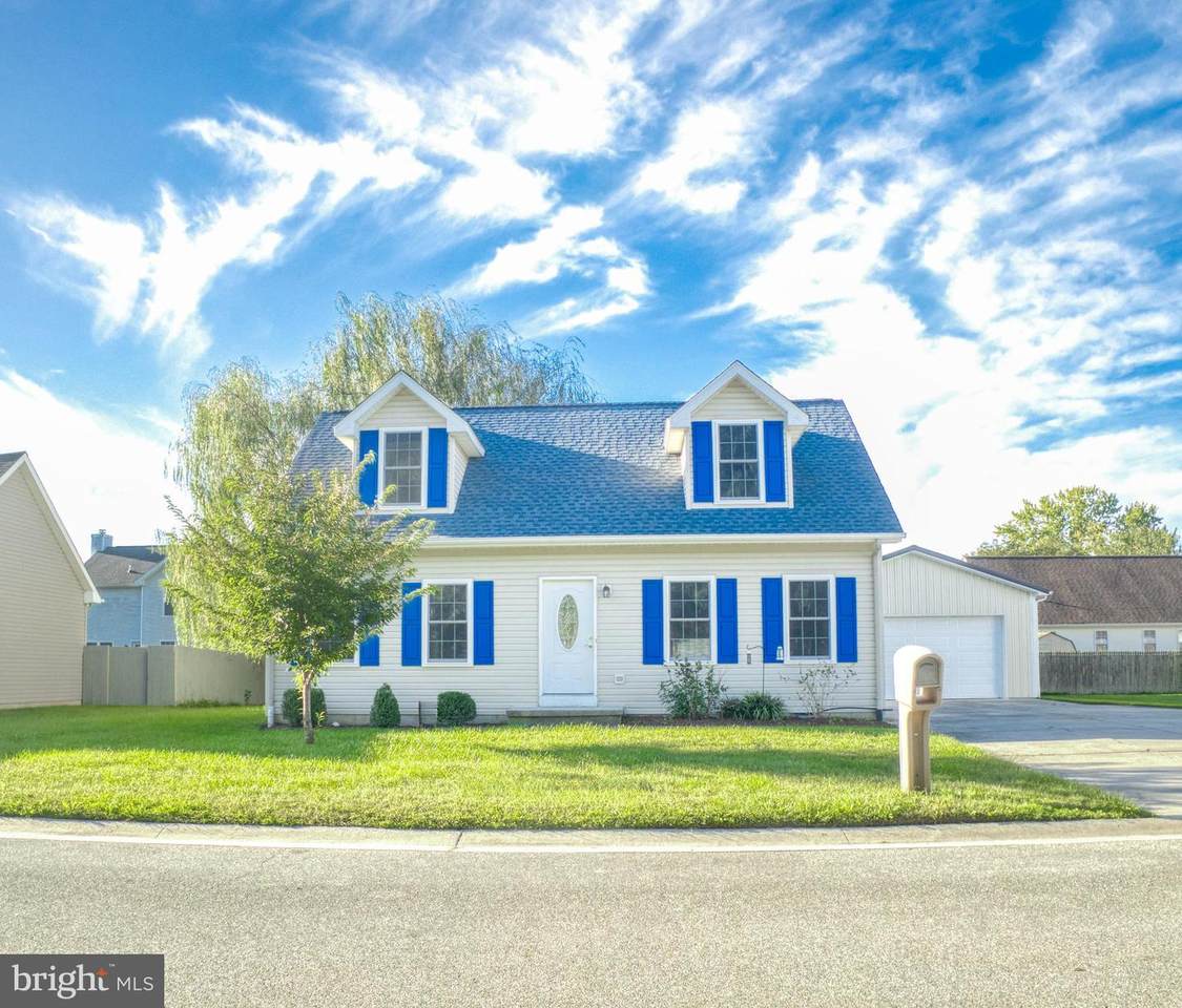 302 Woodsedge Lane - Photo 1