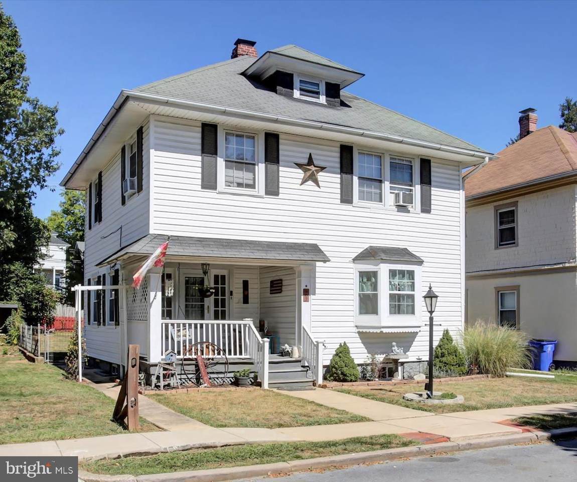 907 View Street - Photo 1