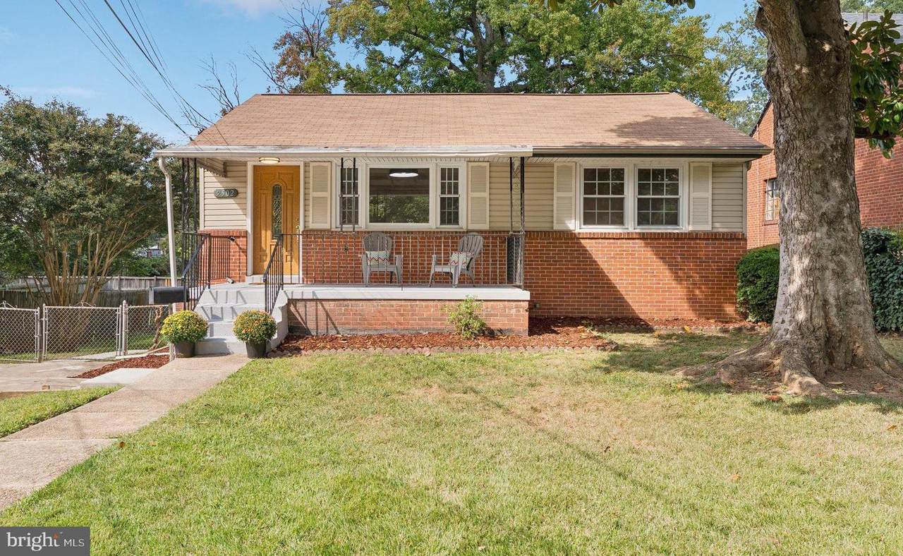 9502 50TH Avenue - Photo 1