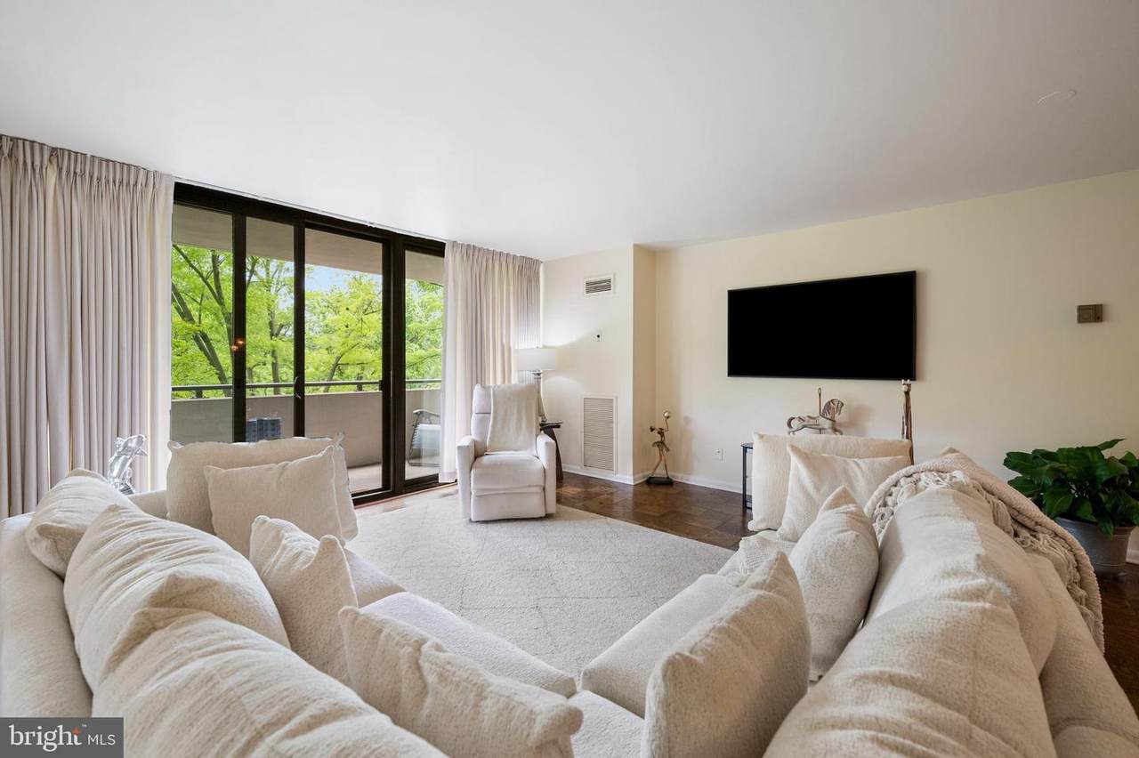 4620 Park Avenue - Photo 1