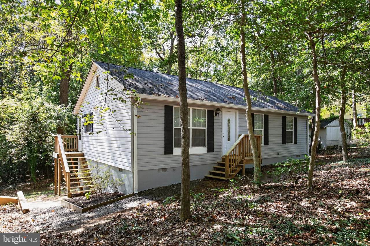 8449 Pine Boulevard - Photo 1