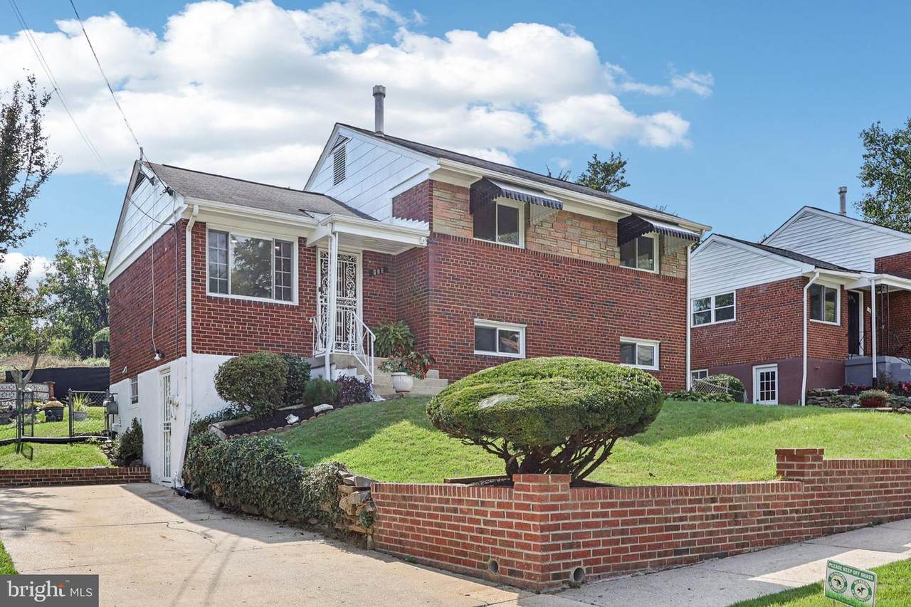 423 Saint Margarets Drive - Photo 1