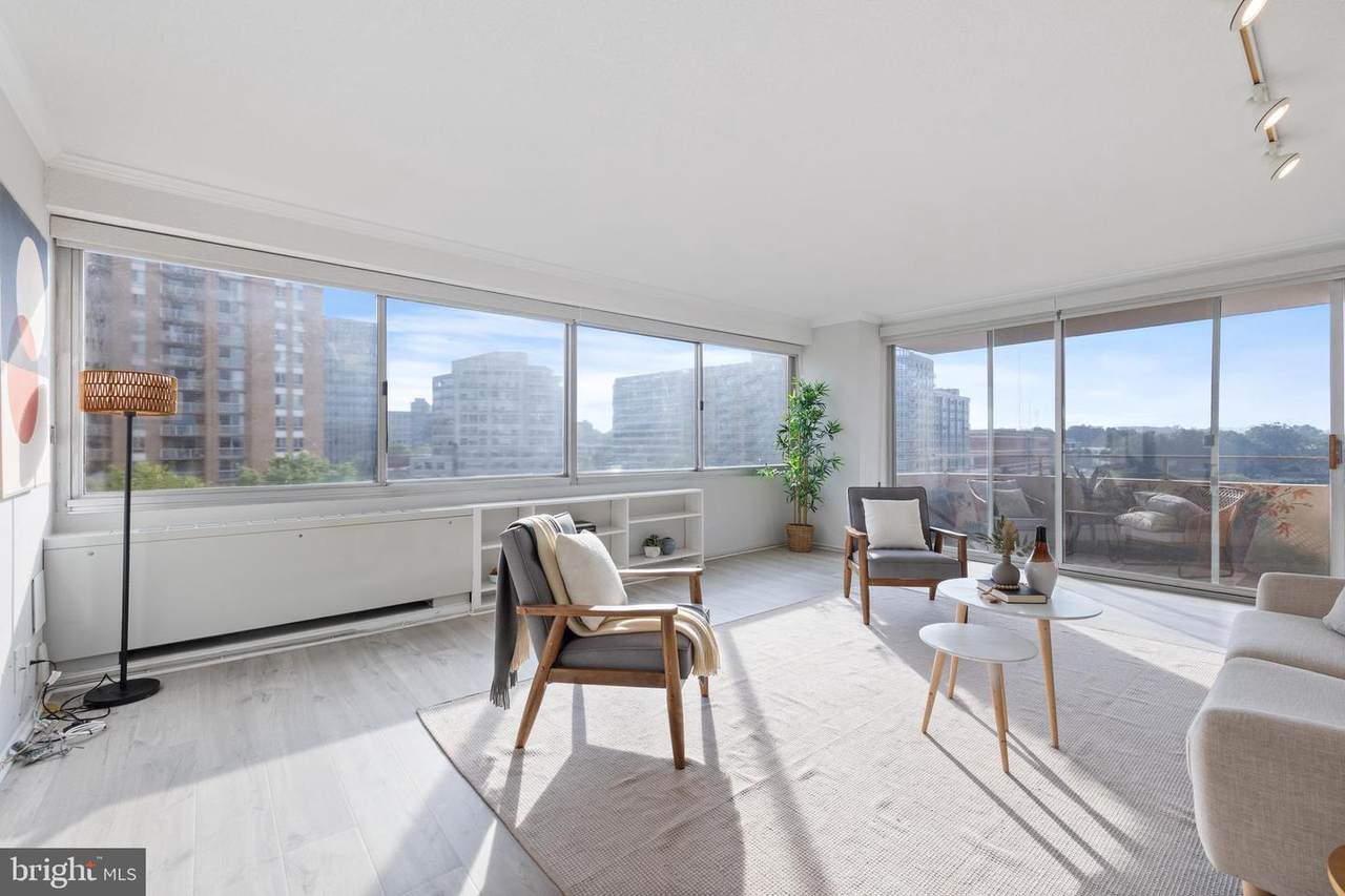 4515 Willard Avenue - Photo 1