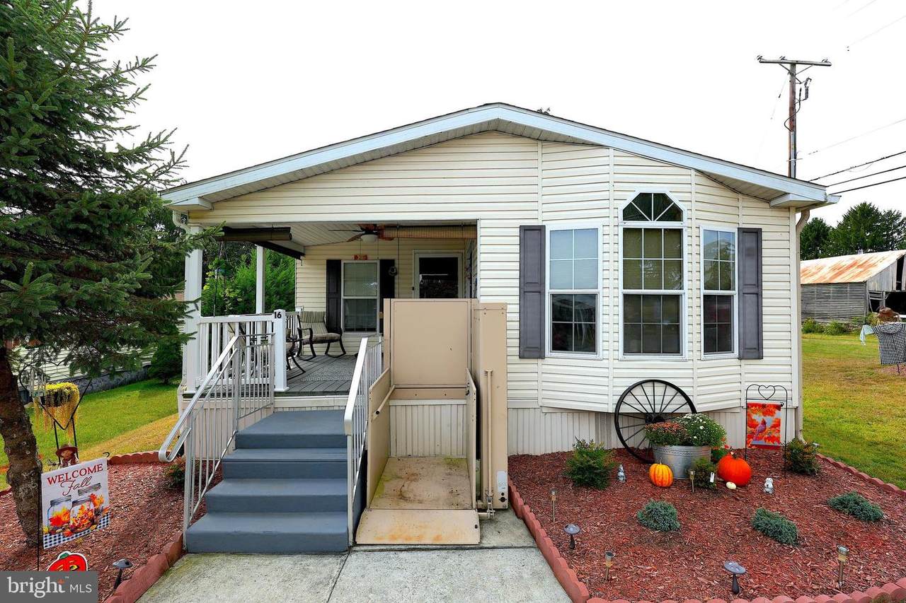 16 Shamrock Avenue - Photo 1