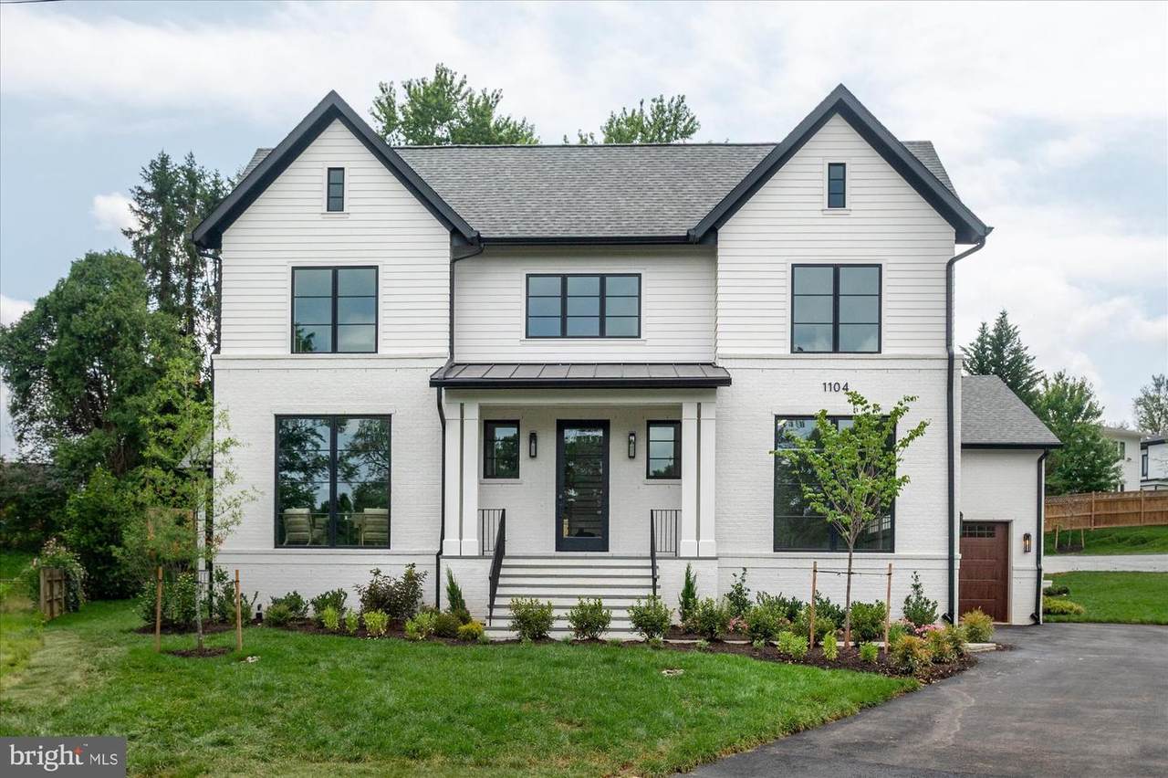 1104 Sharon Court - Photo 1