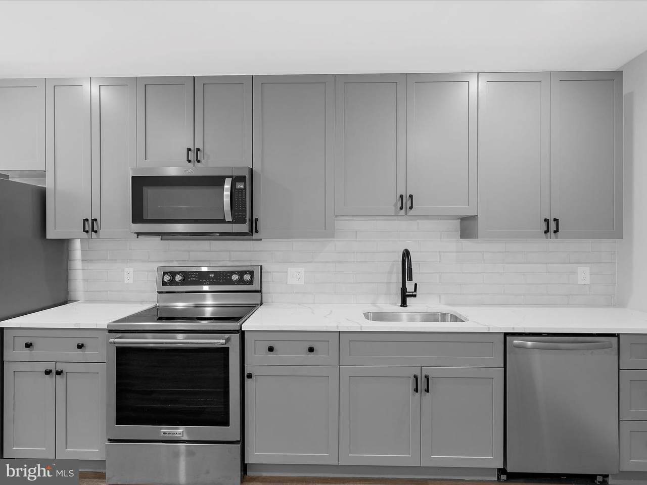 2617 Calvert Street - Photo 1