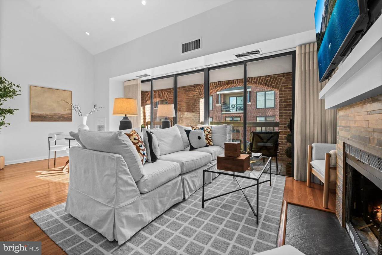 3225 Grace Street - Photo 1