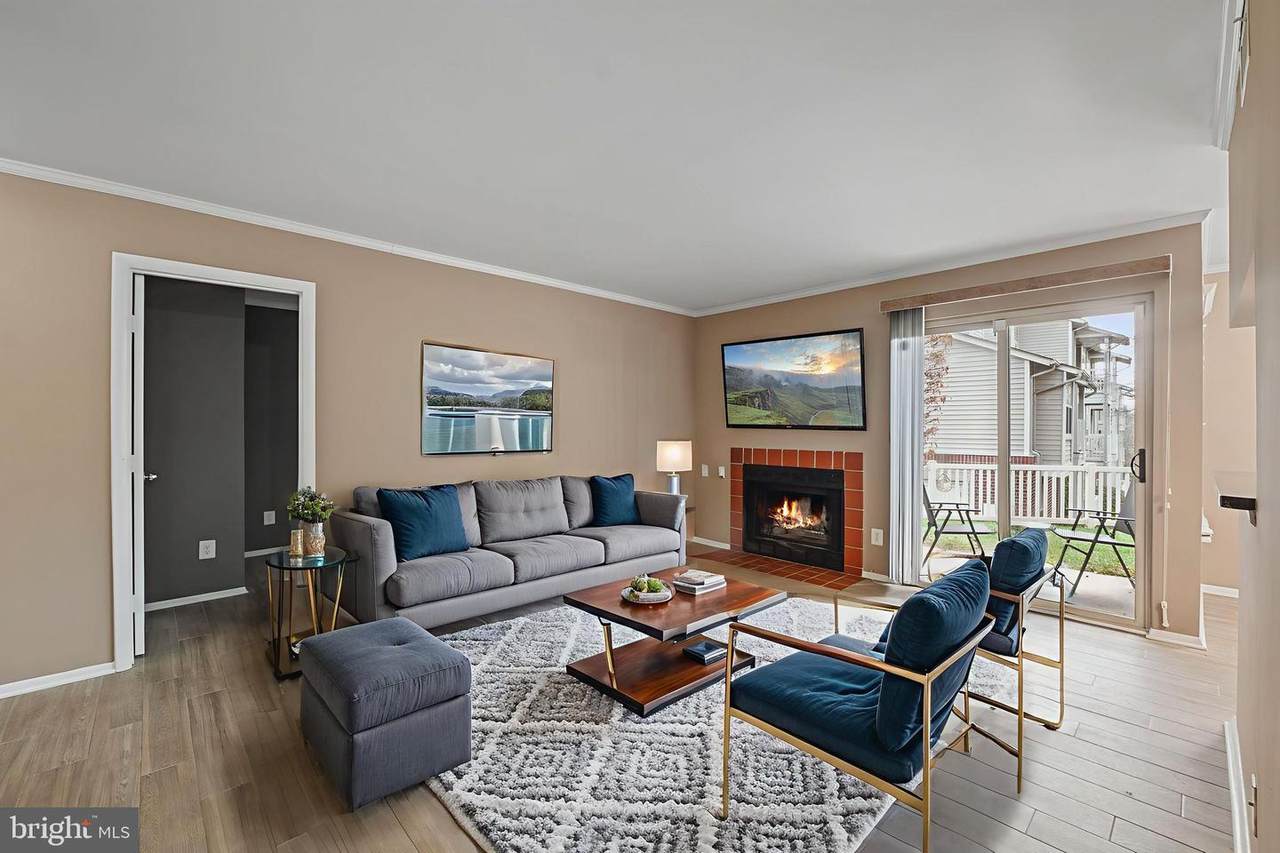 1723 Ascot Way - Photo 1