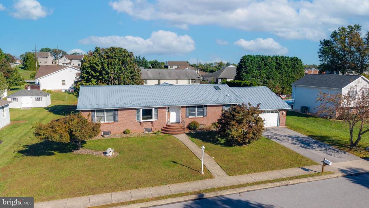 375 Carolle Street - Photo 1