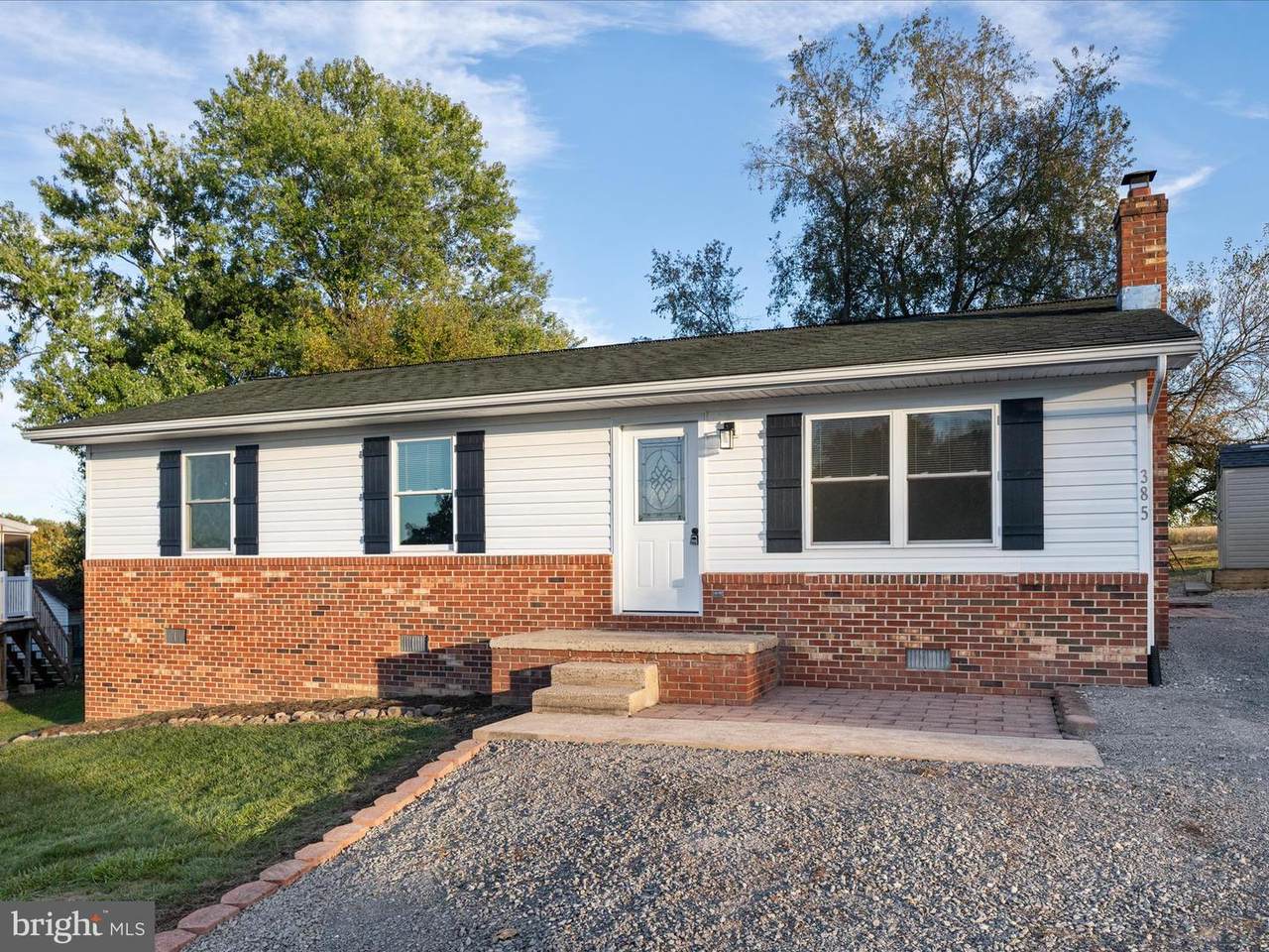 385 Walker - Photo 1